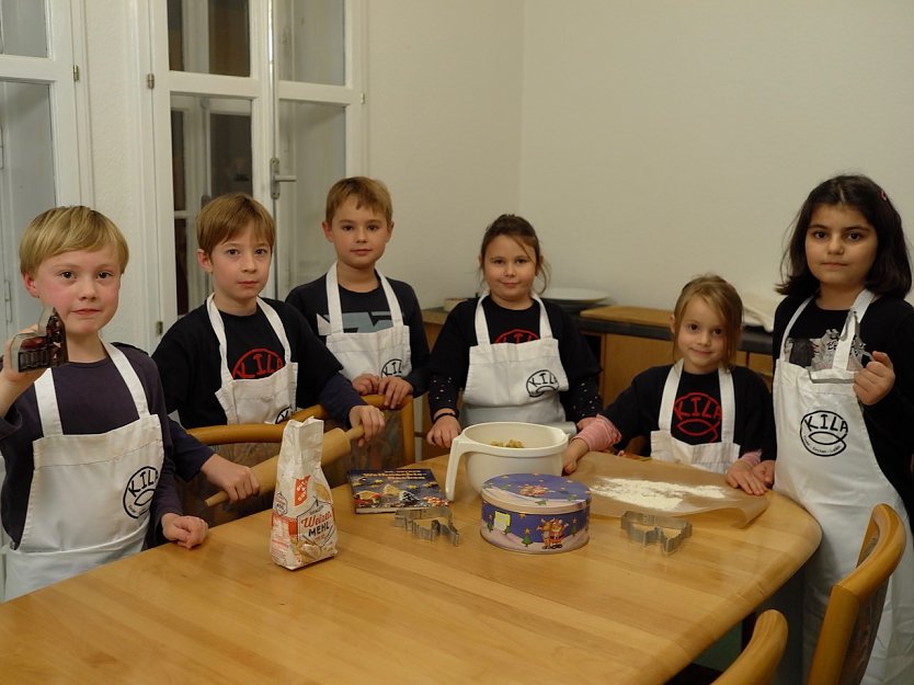 Pl&auml;tzchenbacken im KiLa (Foto: Frank Tuschy)