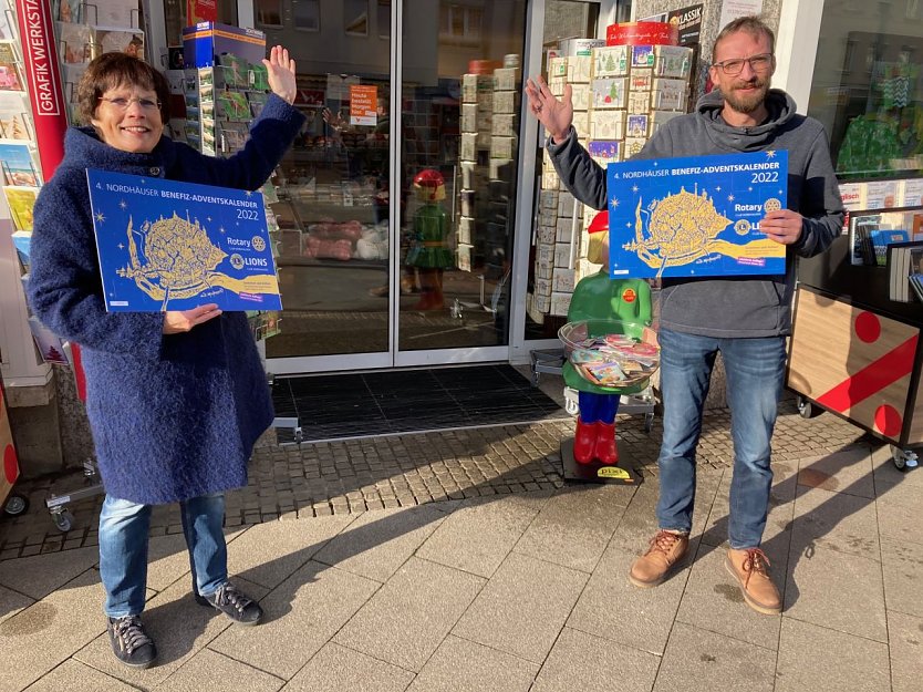 Der Benefiz-Kalender der Rotarier und Lions ist wieder erh&auml;ltlich (Foto: Hildegard Seidel)