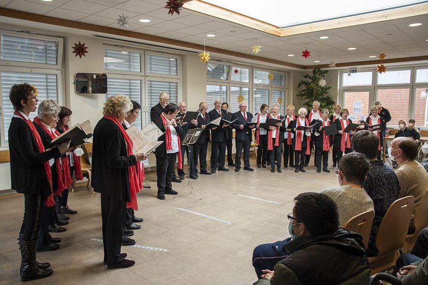 Der Konzertchor zu Besuch bei den Werkstätten (Foto: Nordthüringer Lebenshilfe) Der Konzertchor zu Besuch bei den Werkstätten (Foto: Nordthüringer Lebenshilfe)
