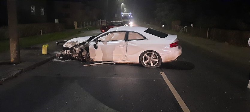 Unfallwagen gestern Abend (Foto: Polizei)