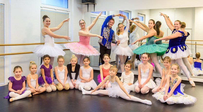 Weihnachtliche Ballettauff&uuml;hrungen mit dem Tanzstudio Rsdeva (Foto: Marco Kneise)