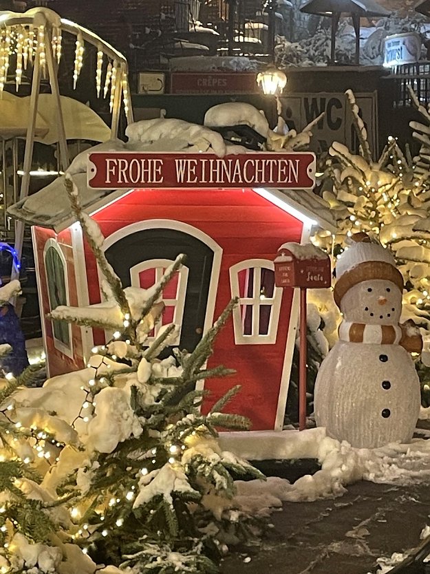 Frohe Weihnachten vom Erfurter Weihnachtsmarkt (Foto: Tim Schäfer) Frohe Weihnachten vom Erfurter Weihnachtsmarkt (Foto: Tim Schäfer)