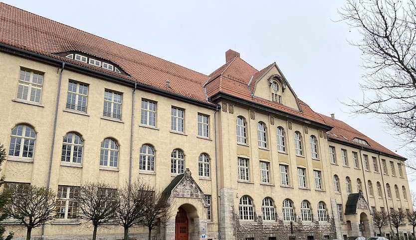 Der historische Schulbau in der Bad Langensalzaer Poststra&szlig;e, der das F&ouml;rderzentrum "An der Salza" beherbergt (Foto: oas)