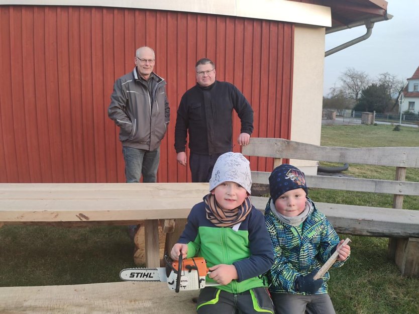 Roland Lorenz, Mario Henze sowie Moritz und Levin (Foto: Daniela Steinecke)