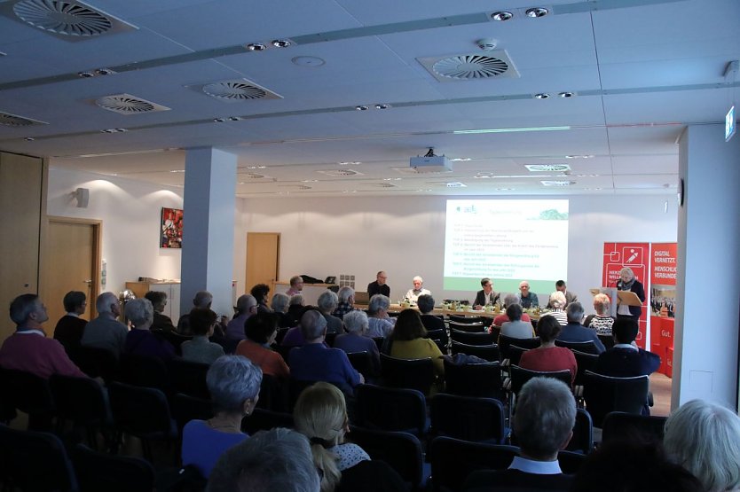 Die Jahreshauptversammlung des F&ouml;rdervereins fand am Donnerstag in den R&auml;umen der Sparkasse statt (Foto: agl)