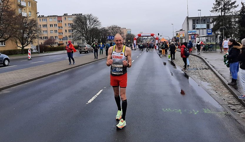Jedes Peter auf den Stra&szlig;en von Torun im deutschten Dress unterwegs (Foto: privat)
