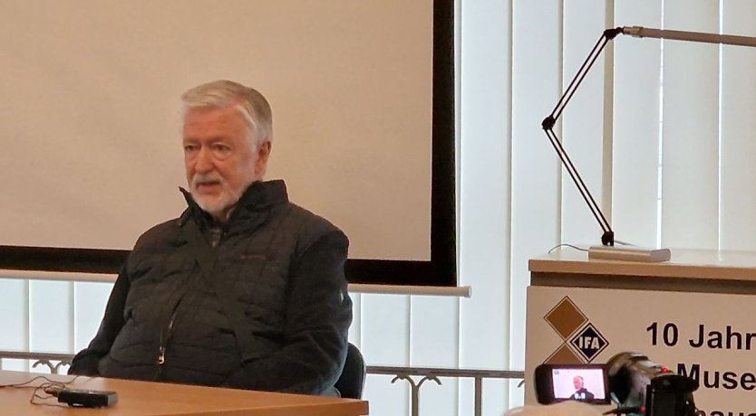 Joachim Scheibe bei seinem Vortrag (Foto: nnz)