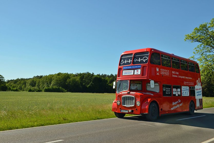 Der rote Londonbus macht im Sinne der Herzgesundheit kommende Woche vor dem Klinikum halt (Foto: S&uuml;dharz-Klinikum)