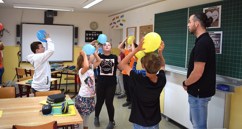 Ostergeschenke f&uuml;r Grundschulkinder (Foto: Landratsamt)