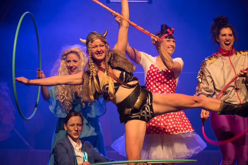 Die "Barbaren Barbies" erobern kommende Woche das Zappelini Zelt (Foto: Studio 44)