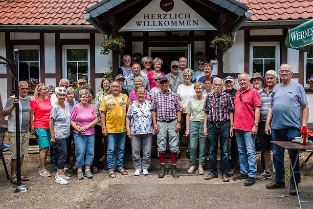 Senioren auf Wanderschaft (Foto: Kreissportbund Nordhausen) Senioren auf Wanderschaft (Foto: Kreissportbund Nordhausen)