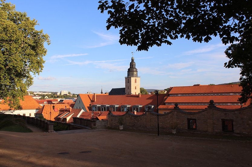 Blick vom Sondersh&auml;user Schloss auf die Trinitatiskirche (Foto: Eva Maria Wiegand)