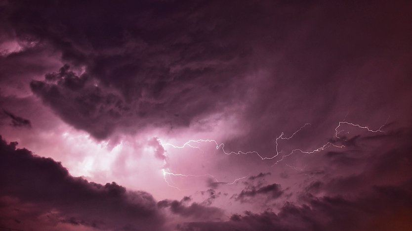 Unwetter heute Nacht &uuml;ber Deuna (Foto: E.Krahl)