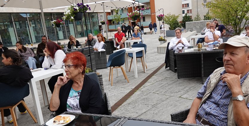 Auch die Fragen der G&auml;ste wurden ausf&uuml;hrlich beantwortet (Foto: nnz)