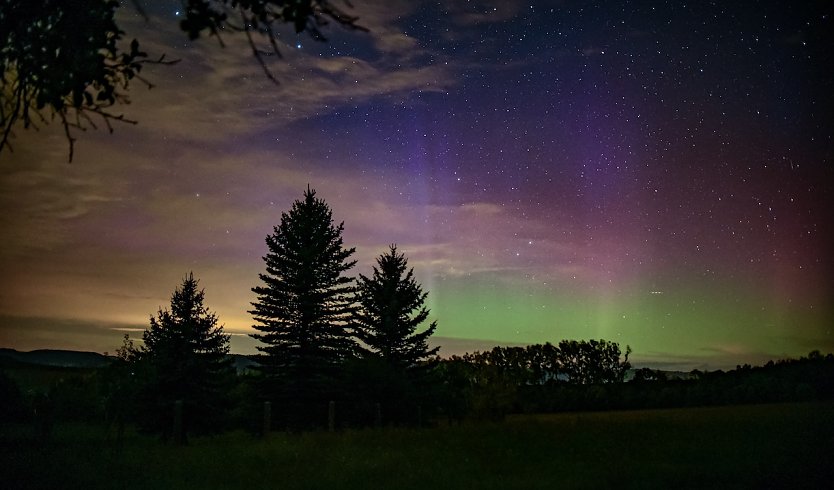 Polarlichter &uuml;ber Rehungen (Foto: Evelin Krahl)