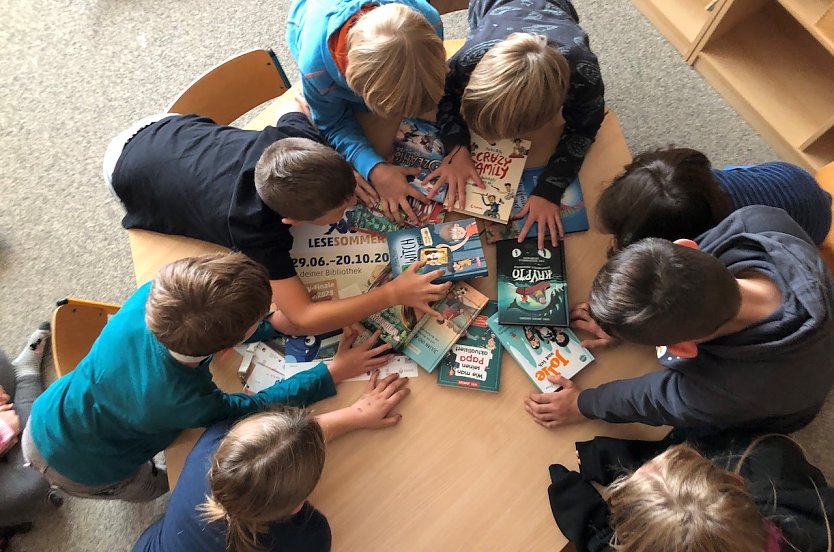 Foto vom Lesesommer im Evangelischen Schulzentrum (Foto: Stadtverwaltung M&uuml;hlhausen)