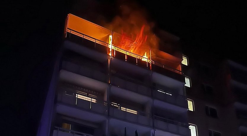 Tödlicher Brand in der Semmelweißstraße (Foto: S. Dietzel) Tödlicher Brand in der Semmelweißstraße (Foto: S. Dietzel)