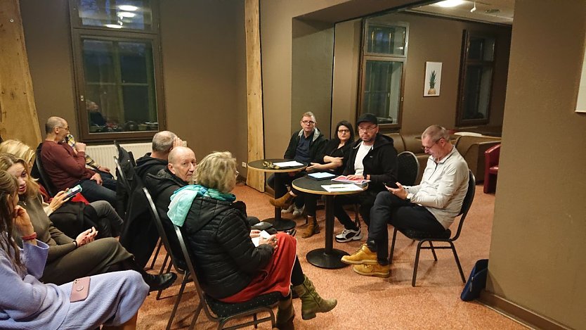Die Gesch&auml;fts- und Vereinsleitung des Kreisjugendrings lud die Vereine gestern ins Clubhaus um &uuml;ber die Zukunft zu sprechen (Foto: agl)