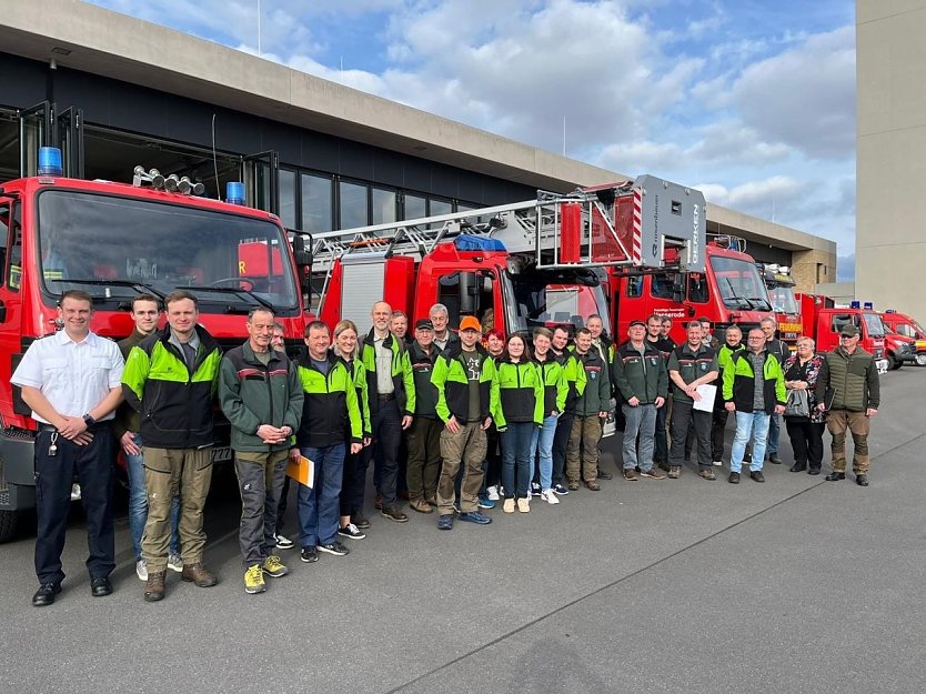 Arbeitsbesuch der Forstleute bei der Berufsfeuerwehr (Foto: Stadt Nordhausen) Arbeitsbesuch der Forstleute bei der Berufsfeuerwehr (Foto: Stadt Nordhausen)
