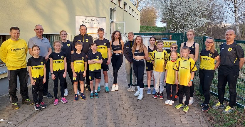 LV Altstadt 98 erh&auml;lt neue, hochwertige Sportbekleidung (Foto: Gunnar Haase)