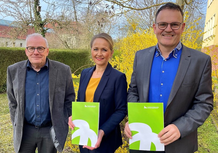 Unterzeichnung des Kooperationsvertrags zwischen Hochschule Nordhausen und IHU GmbH st&auml;rkt regionale Bildung (Foto: Tina Bergknapp)