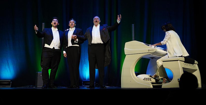 Drei Ten&ouml;re huldigen Luciano Pavarotti (Foto: Agentur)