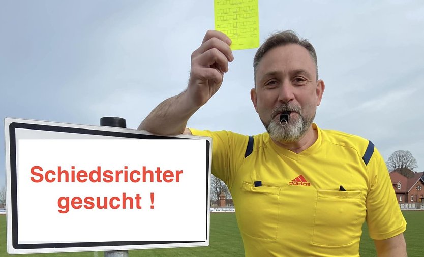 Schiedsrichter Reinz übt schon fleißig für sein Debüt (Foto: FSV Preußen) Schiedsrichter Reinz übt schon fleißig für sein Debüt (Foto: FSV Preußen)