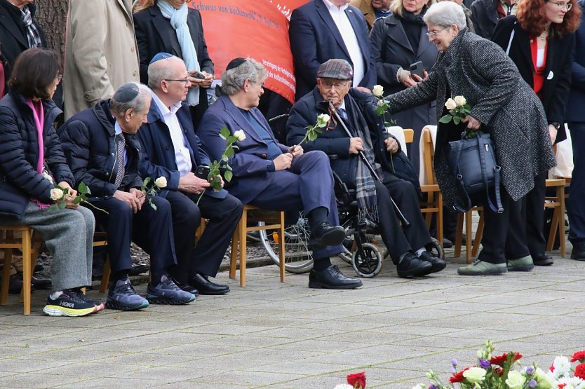 Nur zwei &Uuml;berlebende der "H&ouml;lle von Dora" konnte man in diesem Jahr zum Gedenken in Nordhausen begr&uuml;&szlig;en, zum 80. Jahrestag im kommenden Jahr hofft man, das es noch einmal mehr werden (Foto: agl)