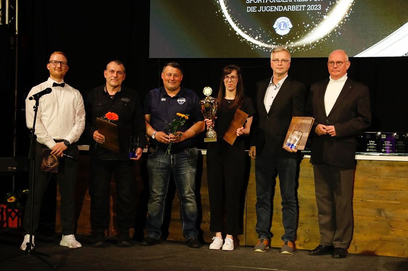 Der F&ouml;rderpreis des Lions-Clubs ging an den SV Gl&uuml;ckauf Bleicherode (Foto: agl)