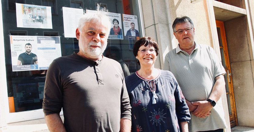 Die B&uuml;rgerliste hat viele neue Mitstreiter gefunden, die am Sonntag in Kreistag und Stadtrat einziehen wollen, darunter auch Kai Liebig, Hildegard Seidel und J&uuml;rgen Vopel (Foto: agl)