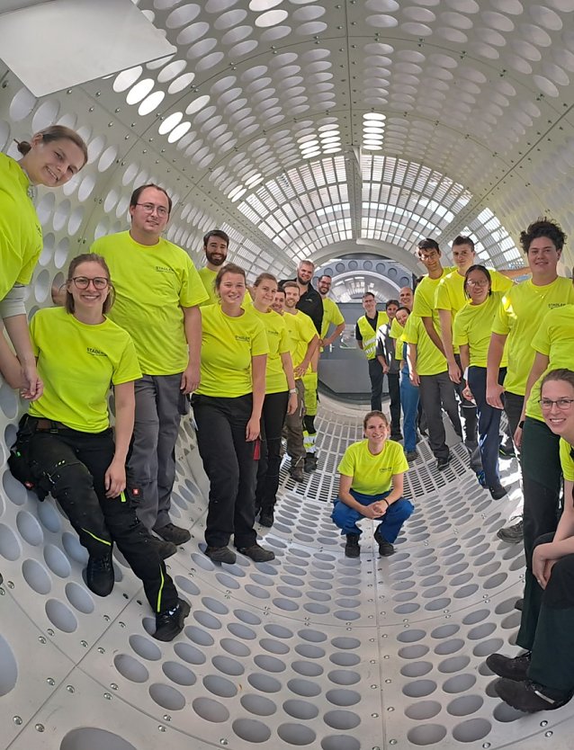 Einweisung der Teilnehmer und Gruppenbild aus dem letzten Jahr  (Foto: HSN)