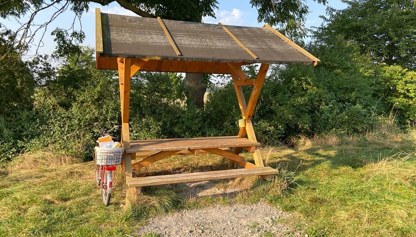 Der Beitrag war gerade fertig, da erreichte den Autor dieses Bild. Frau Glier schreibt: Nun kann man hier die Natur wieder genie&szlig;en. Leider war der Stein nicht mehr auffindbar. (Foto: privat)