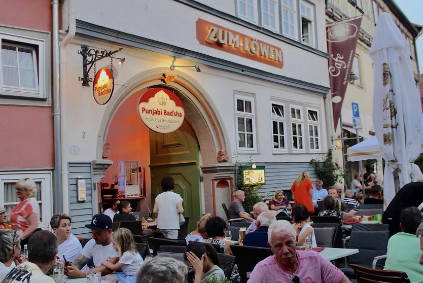 Gro&szlig;artige Stimmung und viele G&auml;ste beim BaLaTon auf dem Kornmarkt in Bad Langensalza (Foto: Eva Maria Wiegand)