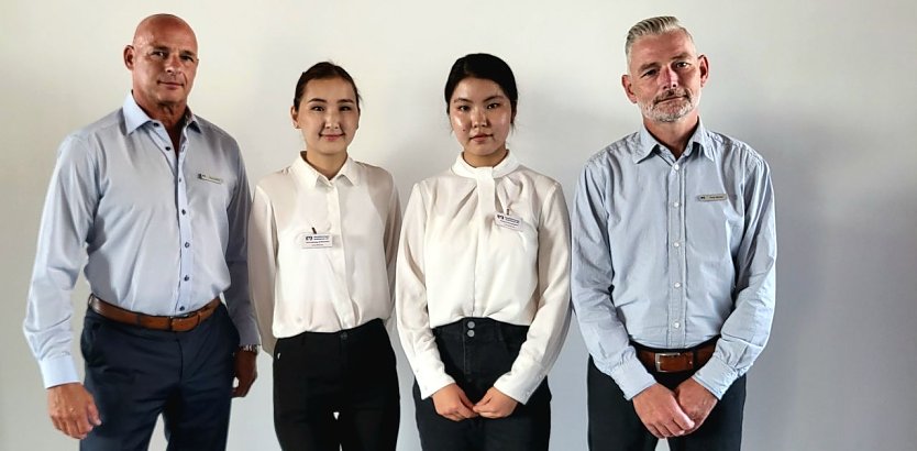 Von links: Peter Herbst, Ariuntsetseg Enkhbaatar, Zolzaya Munkhgerel, Trutz Winter (Foto: VR-Bank)