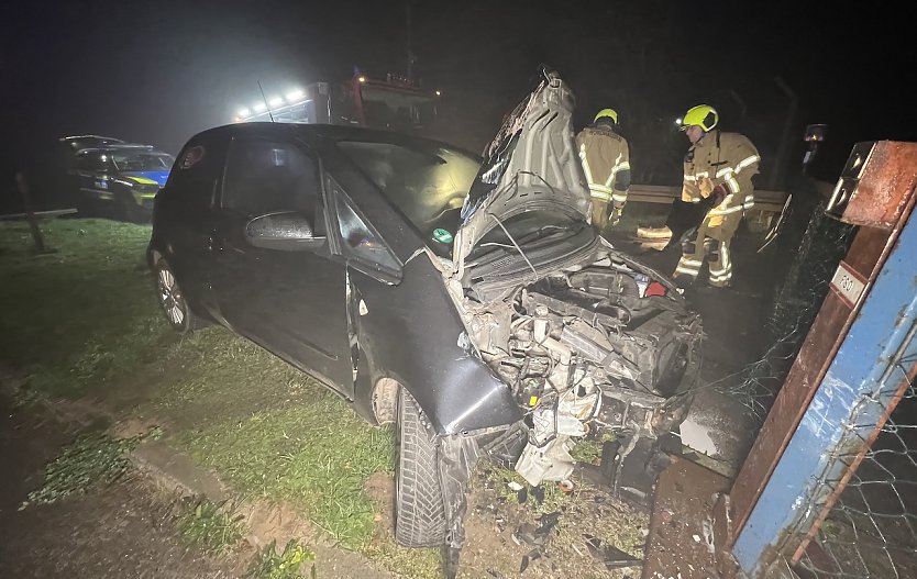 Unfall in der Nacht auf der B4 (Foto: S.Dietzel) Unfall in der Nacht auf der B4 (Foto: S.Dietzel)