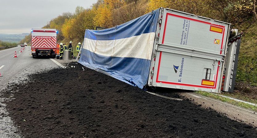 Verunglückter Lkw auf der A38 (Foto: S. Dietzel) Verunglückter Lkw auf der A38 (Foto: S. Dietzel)