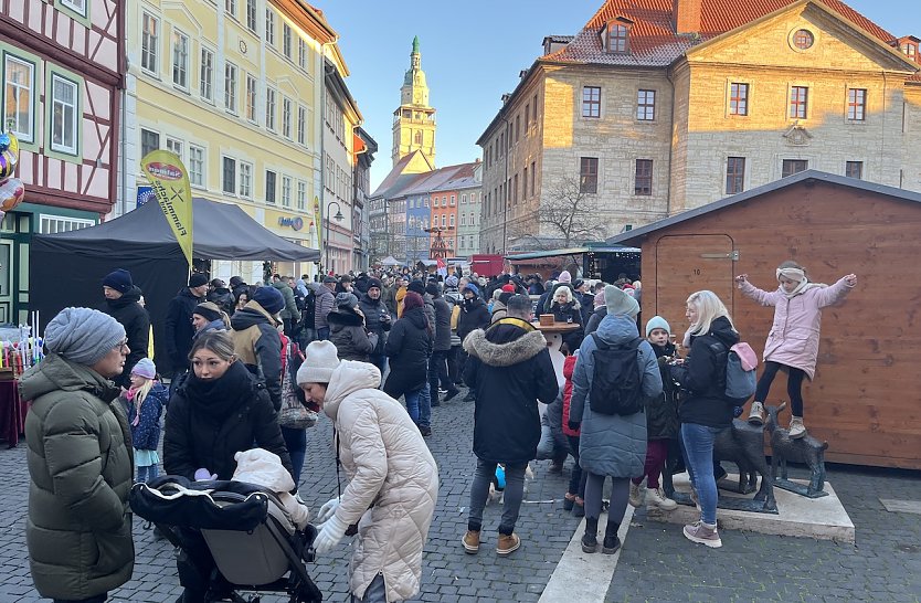 Tausende waren auf den Beinen und feierten ihren Pfefferkuchenmarkt (Foto: oas)