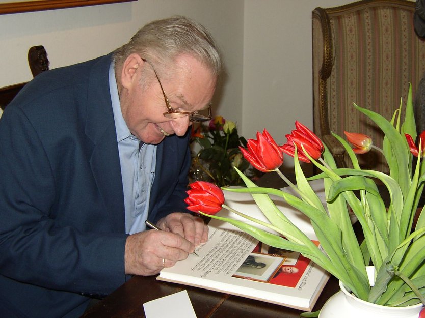 G&uuml;nter Groh zum 80. Geburtstag im Kunsthaus Meyenburg (2005) (Foto: Stadt Nordhausen)
