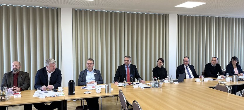 Kompetente Runde bei der Vorstellung der Abeitsmarktzahlen in Mühlhausen (Foto: oas) Kompetente Runde bei der Vorstellung der Abeitsmarktzahlen in Mühlhausen (Foto: oas)