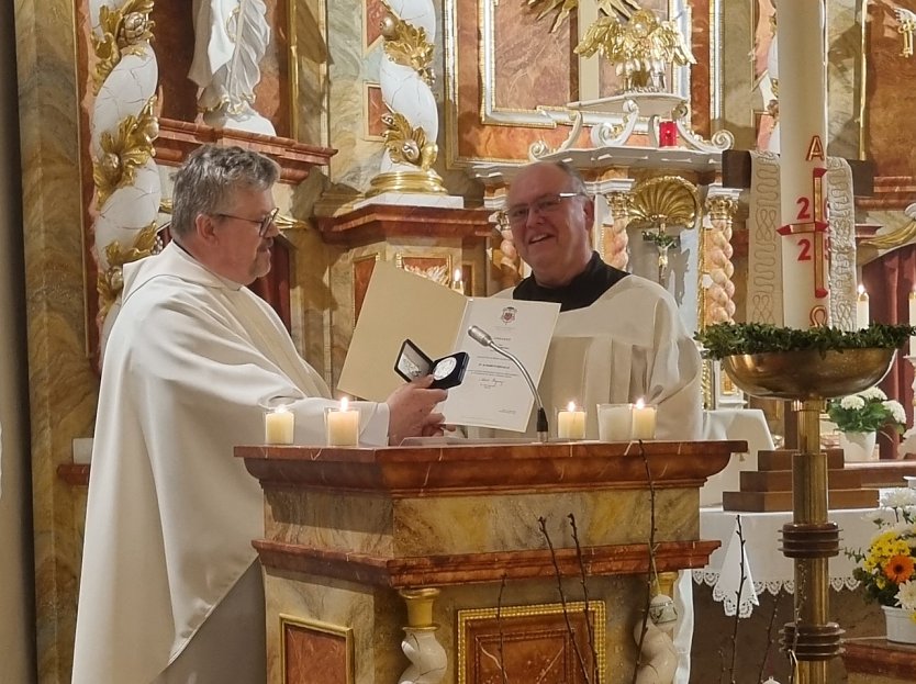 Ehrung f&uuml;r G&uuml;nter Lademann (Foto:  Ingo Rademacher)