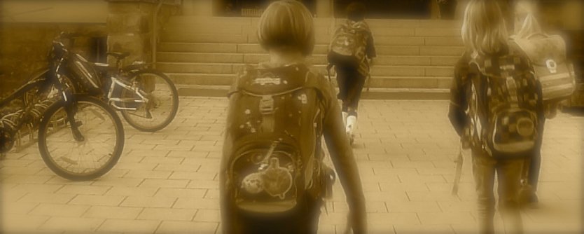 Die Zahl der Neugeborenen sinkt weiter, damit stehen in einigen Orten unangenehme Fragen im Raum (Foto: agl)