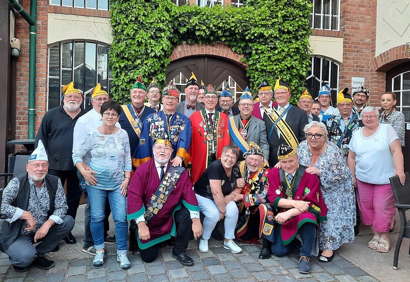 Nordh&auml;user Schlaraffen und befreundete Schlaraffen bei der Arbeit (Foto: J.Bauersfeld)