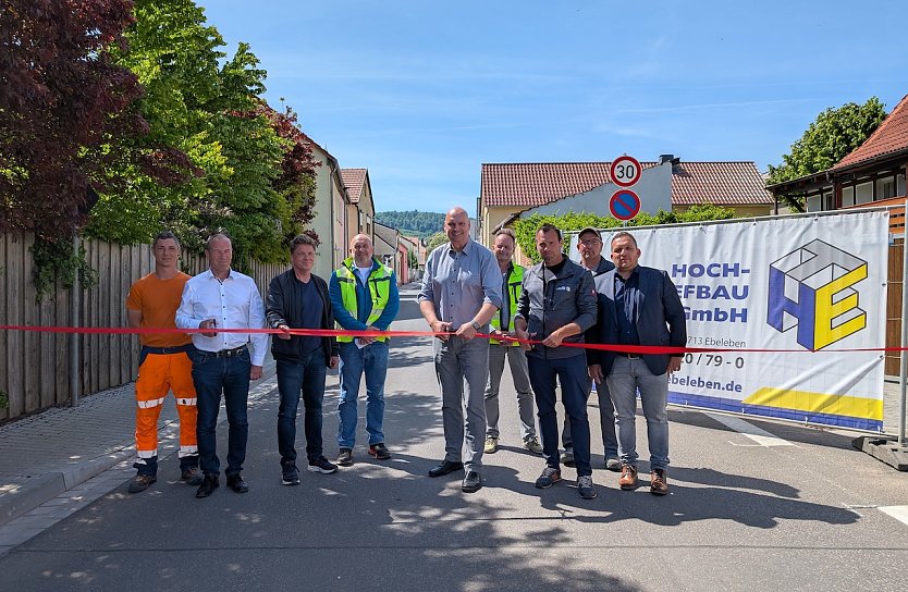 Abschluss der Bauma&szlig;nahmen am Steingraben in Jecha mit feierlicher Er&ouml;ffnung (Namen siehe Text) (Foto: Janine Skara)