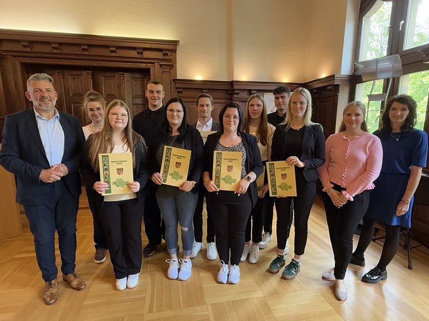 Neue Auszubildende im Landratsamt (Foto: Pressestelle Landratsamt)