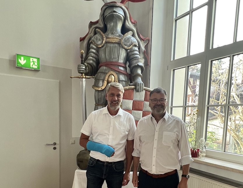 Stephan Klante und Frank Rostek vor dem Schneckenhengst (Foto: Steffen Meyer)