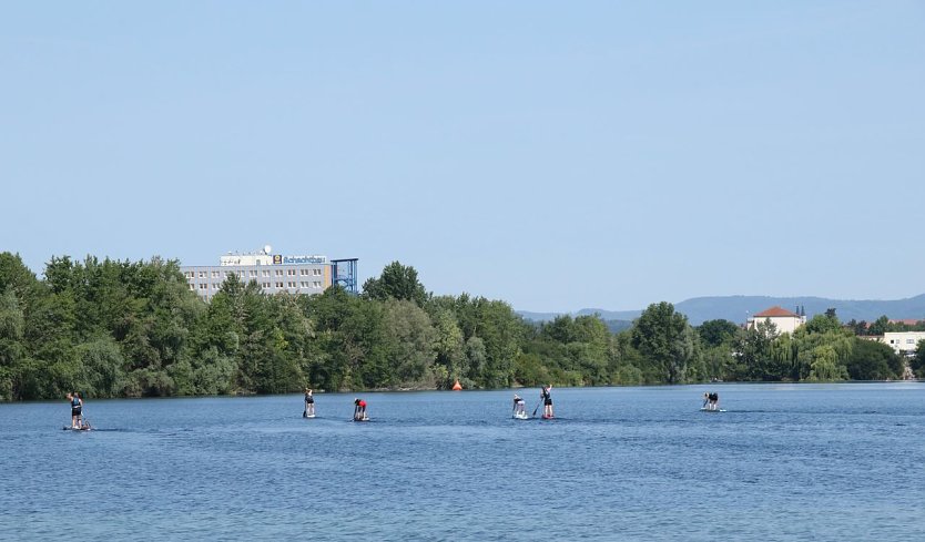 Bestes Wettkampfwetter hatten heute auch die Stehpaddler auf dem Sundh&auml;user See bei Nordhausen (Foto: agl)