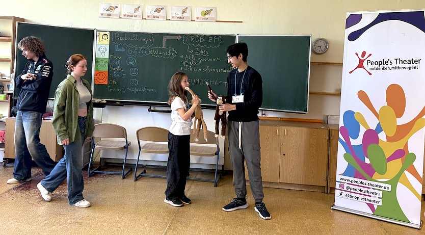 People`s Theater on Tour im Kyffh&auml;userkreis (Foto: Josephine Matuszewski)