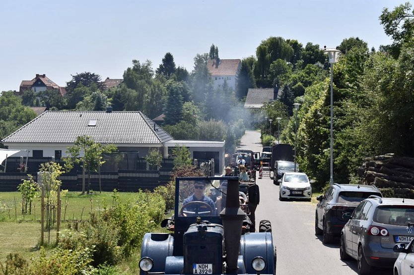 Treckerparade in Petersdorf (Foto: Petersdorfer Sportverein)