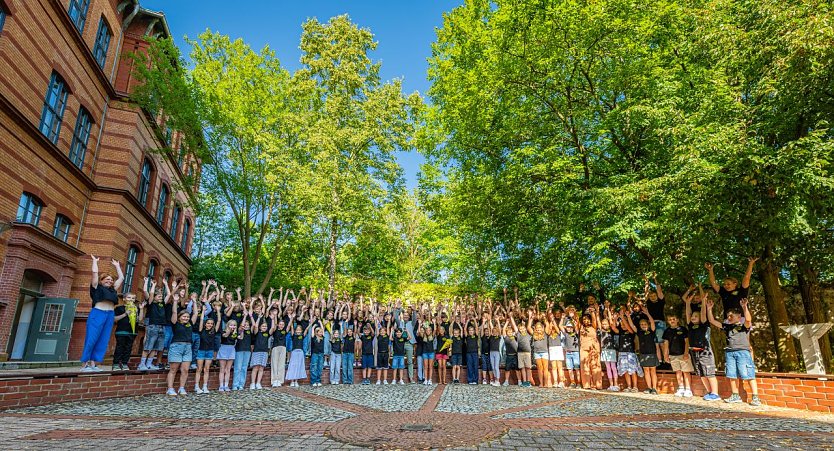 92 neue Sch&uuml;lerinnen und Sch&uuml;ler begr&uuml;&szlig;te man heute am Humboldt-Gymnasium (Foto: Christoph Keil)