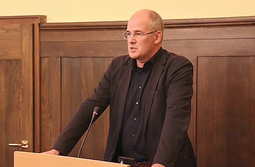 Landrat Matthias Jendricke im heutigen Kreistag (Foto: oas)